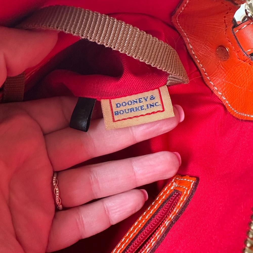 Bright orange Dooney & Bourke handbag EUC - Picture 6 of 7